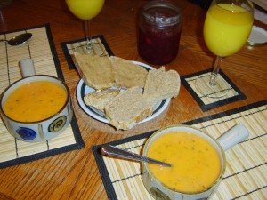 vegan-thanksgiving-recipe-bloody-mary-soup-and-bread